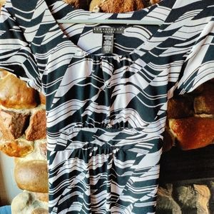 Apostrophe Black and White, Long Tunic Shirt